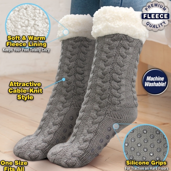 HUGGLE Fleece Slipper Crew Socks & Plush Blanket Scarf Set - Gray - Picture 4 of 10